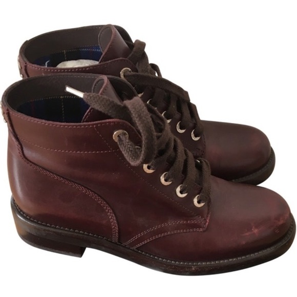 Gorgeous burgundy leather CHANEL combat boots - Picture 1 of 16